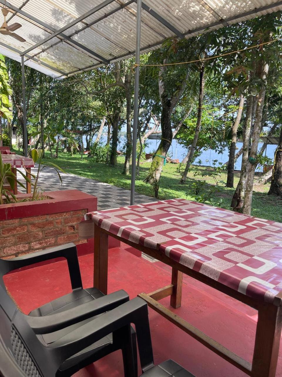 Ashtamudivillas Kollam Extérieur photo