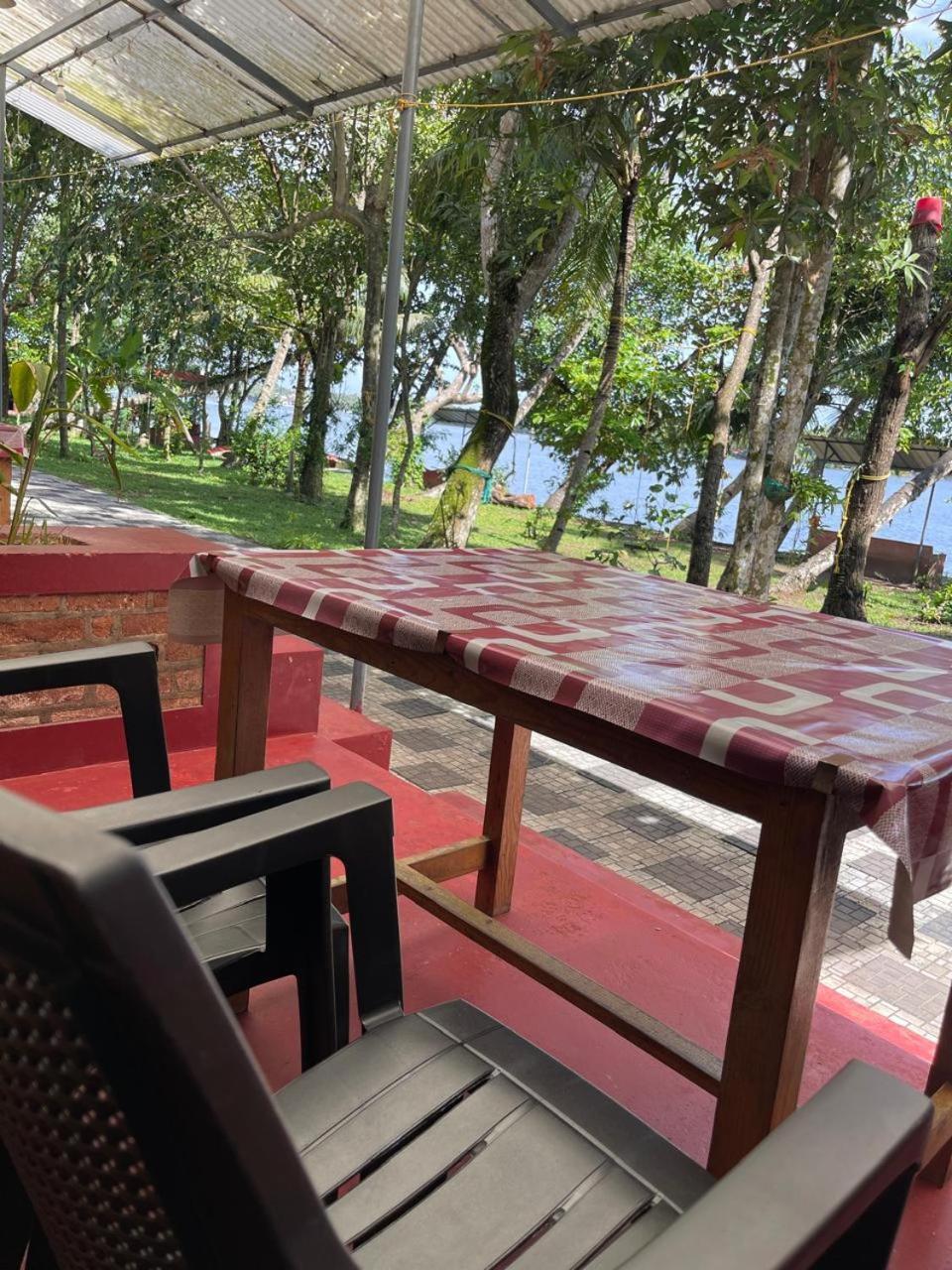 Ashtamudivillas Kollam Extérieur photo
