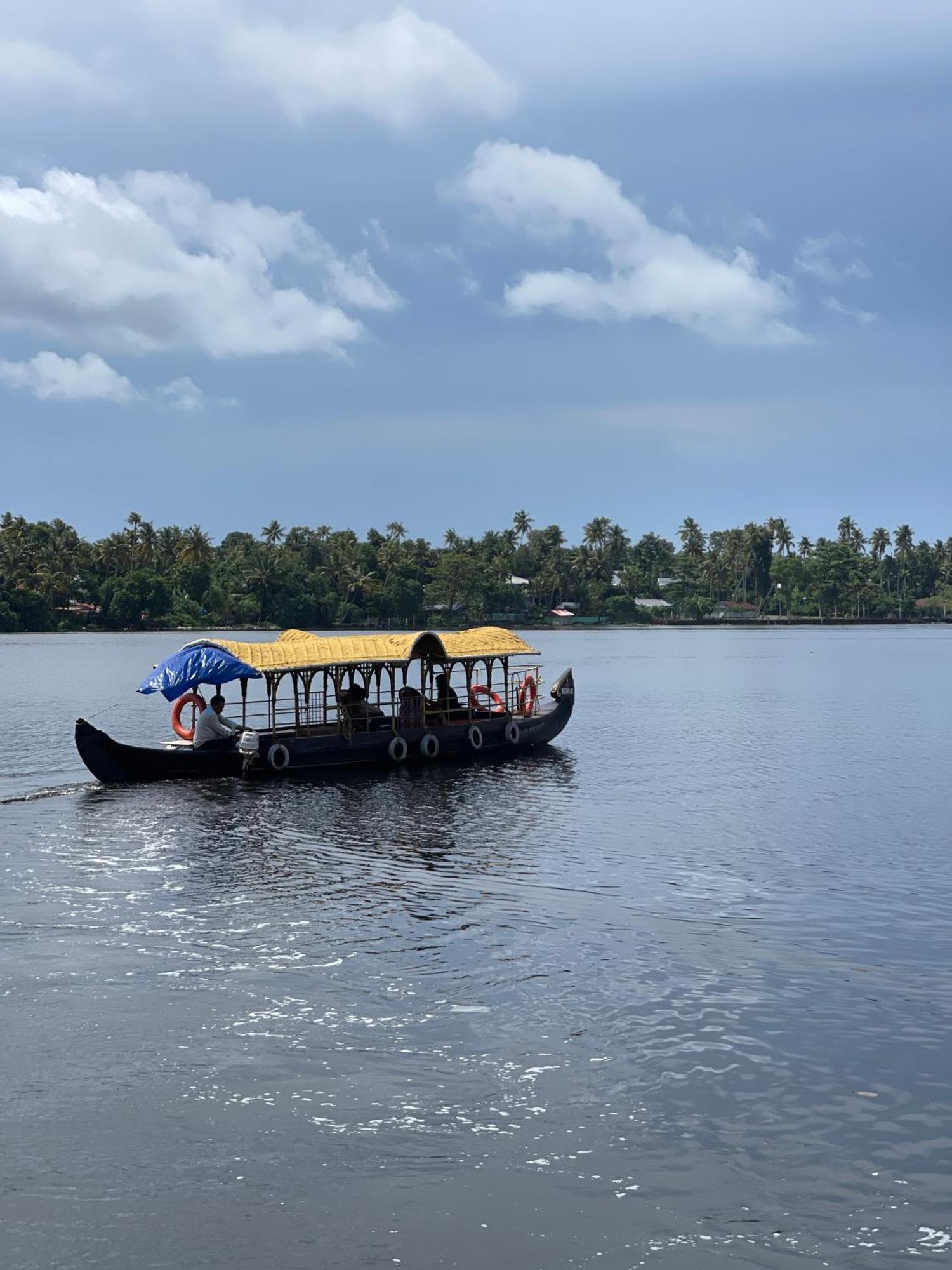 Ashtamudivillas Kollam Extérieur photo